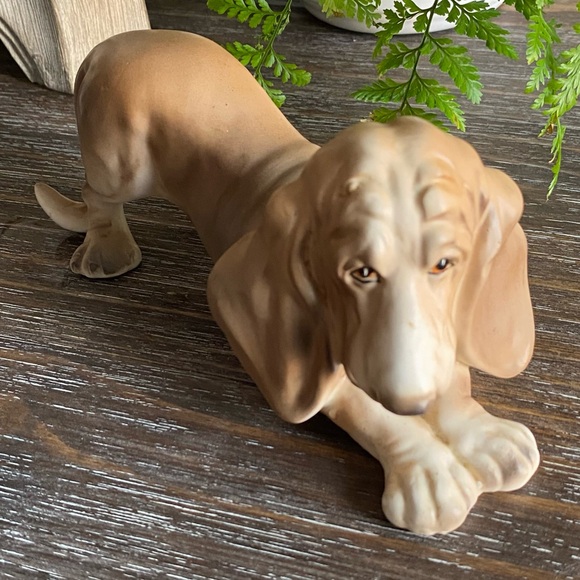 Vintage Ucagco Boswell Basset Hound Ceramics Japan Figurine 7” - Picture 2 of 9